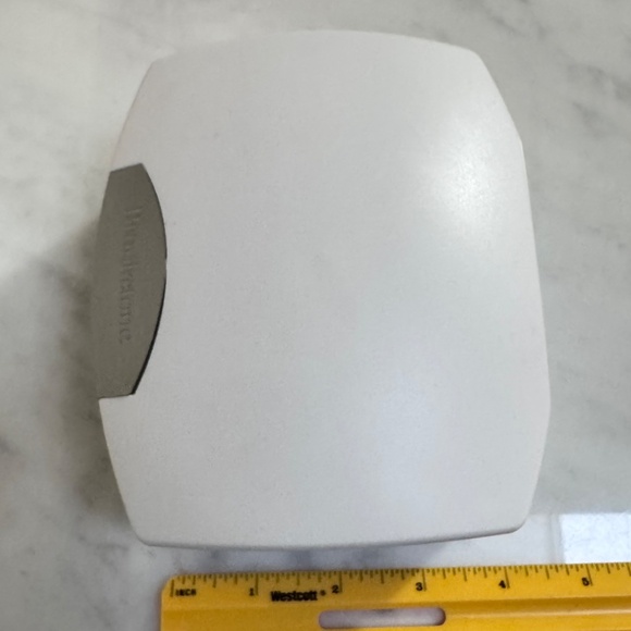 Brookstone Duel Wattage Converter Kit Plug In Adapter Kit International Travel - Picture 10 of 11